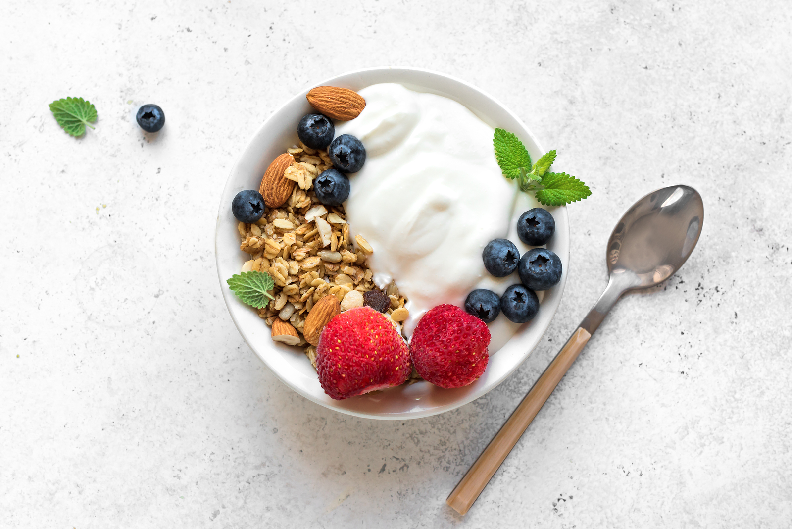 Yogurt e fiocchi d’avena: la colazione perfetta!